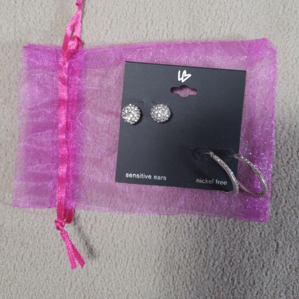 NWT Silver Earring Set